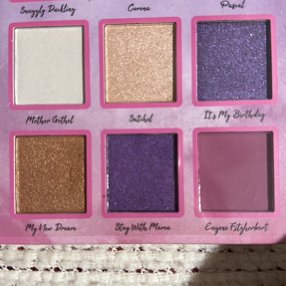 NEW Disney Princess Rapunzel Eyeshadow Palette - Picture 5 of 5